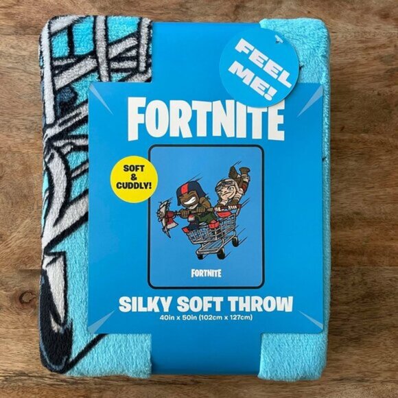 NEW Fortnite Battle Royale Silky Soft Throw Blanket - Picture 1 of 3